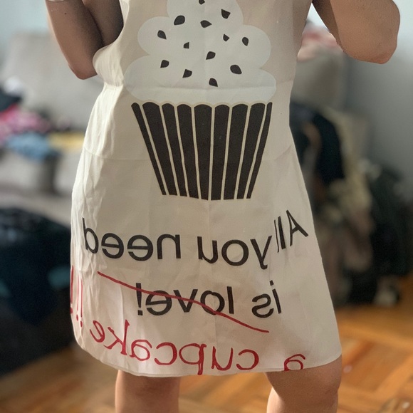 Apron - Picture 2 of 2